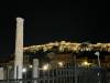 Akropolis über Monastiraki bei Nacht in Athen